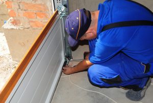Use These Tips To Select A Garage Door Repair Company