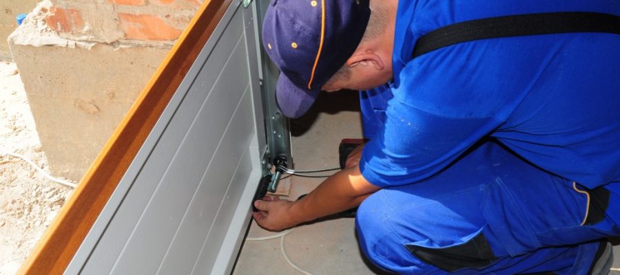 Use These Tips To Select A Garage Door Repair Company