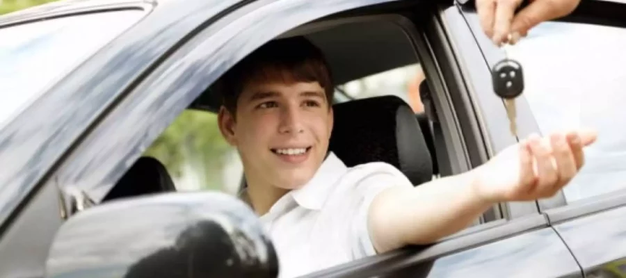 Guide-to-Your-Teen’s-First-Car