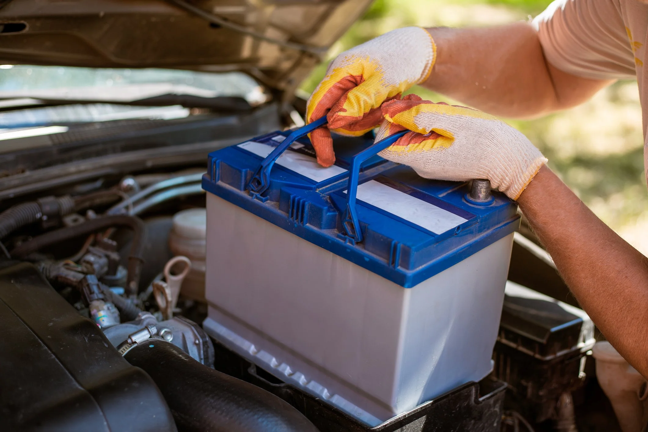 How to Disconnect a Car Battery